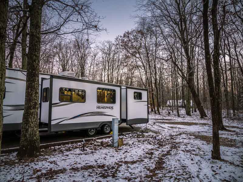 rv parked in the snow at Monte Sano state park huntsville (1)